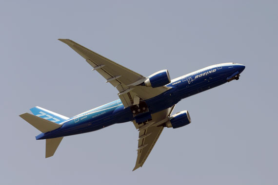 波音公司將加快777項目的增產步伐，從原計劃的2012年初提前六個月至2011年中期，將月產量從5架增至7架。