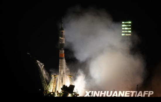 俄羅斯“聯(lián)盟TMA-17”載人飛船在哈薩克斯坦境內(nèi)的拜科努爾航天發(fā)射中心發(fā)射升空。