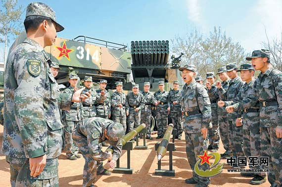 彈藥引信裝填比武劉桂林攝