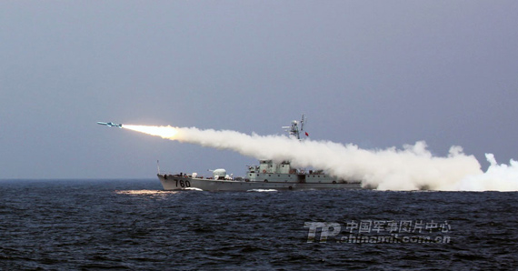 某導彈護衛艇導彈實射。