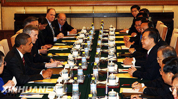 2009年11月18日，中國國務院總理溫家寶在北京釣魚臺國賓館會見正在中國進行國事訪問的美國總統奧巴馬。新華社記者劉建生攝