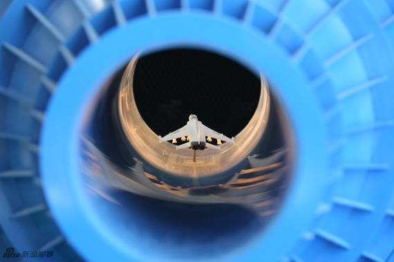 資料圖:我國戰(zhàn)機試驗風洞模型