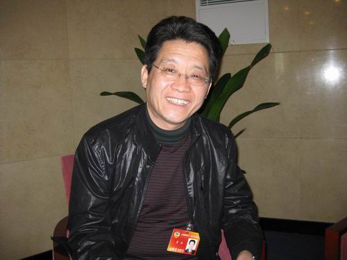 政協委員、新華社解放軍分社社長賈永人民網記者崔燦攝