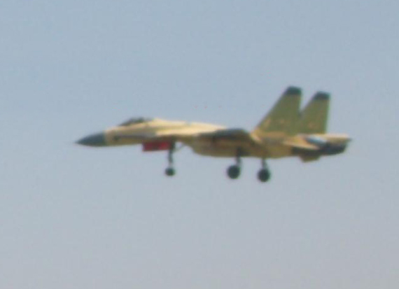 網(wǎng)絡(luò)上流傳的中國(guó)殲15艦載機(jī)試飛圖