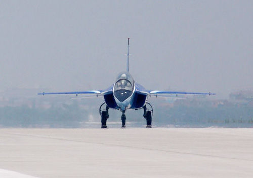 國產獵鷹03號教練機采用三代戰機氣動布局(圖)