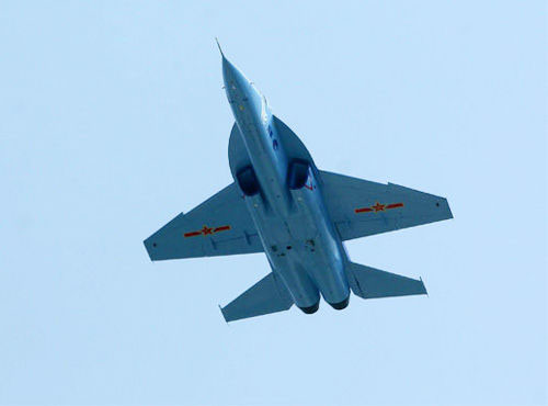 國產獵鷹03號教練機采用三代戰機氣動布局(圖)