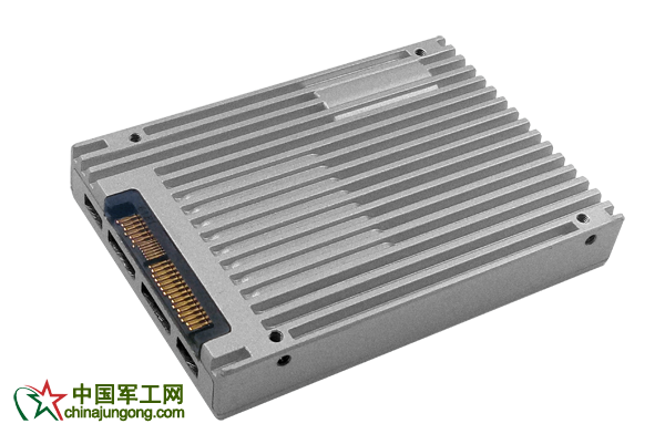 YANSEN元存2.5英寸U.2寬溫級固態硬盤