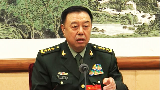 范長龍參加解放軍代表團小組討論