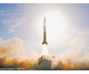 火箭軍“東風第一旅”學習黨的十九大報告