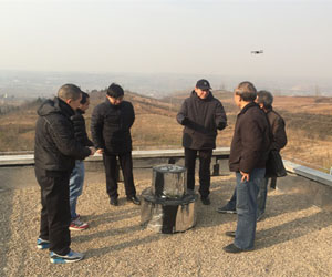 楊宏山調(diào)研省北斗衛(wèi)星導(dǎo)航定位基準(zhǔn)站建設(shè)