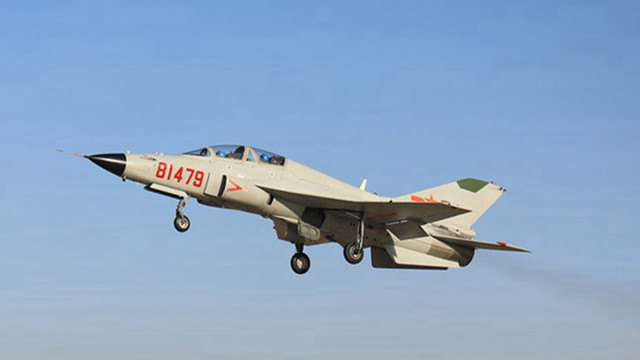 海軍航空大學(xué)某團(tuán)圓滿(mǎn)完成新年度首次飛行