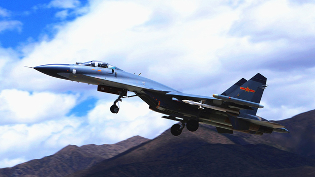 中國空軍殲-20等多型新機實戰實訓制勝空天