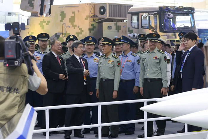 嘉賓云集中國航展航天科工展臺(tái) 點(diǎn)贊大國重器 嘉賓云集中國航展航天科工展臺(tái) 點(diǎn)贊大國重器