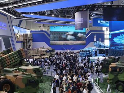 嘉賓云集中國航展航天科工展臺 點贊大國重器