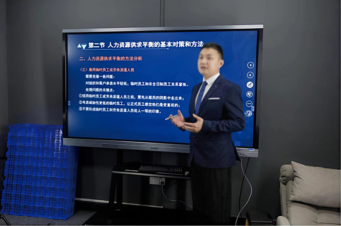 軍文知學教育:深耕軍隊文職人才培養,助力強軍事業新發展 軍文知學教育:深耕軍隊文職人才培養,助力強軍事業新發展